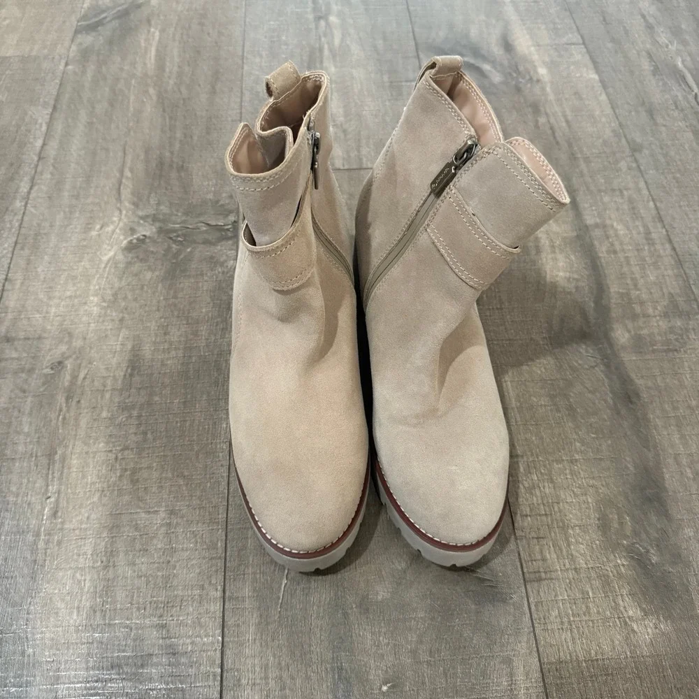 Blondo Dagger Waterproof Suede Leather‎ Lug Sole Buckle Ankle Boots 10M School